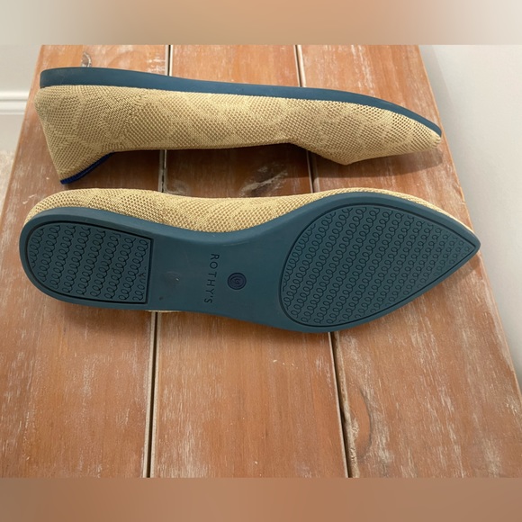 Rothy’s Retired Sahara Gold Giraffe Print Point 6.5 - Picture 5 of 5